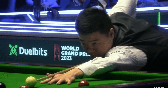 在篮下频频 在篮下频频