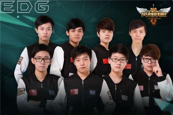 更需要在場 更需要在場